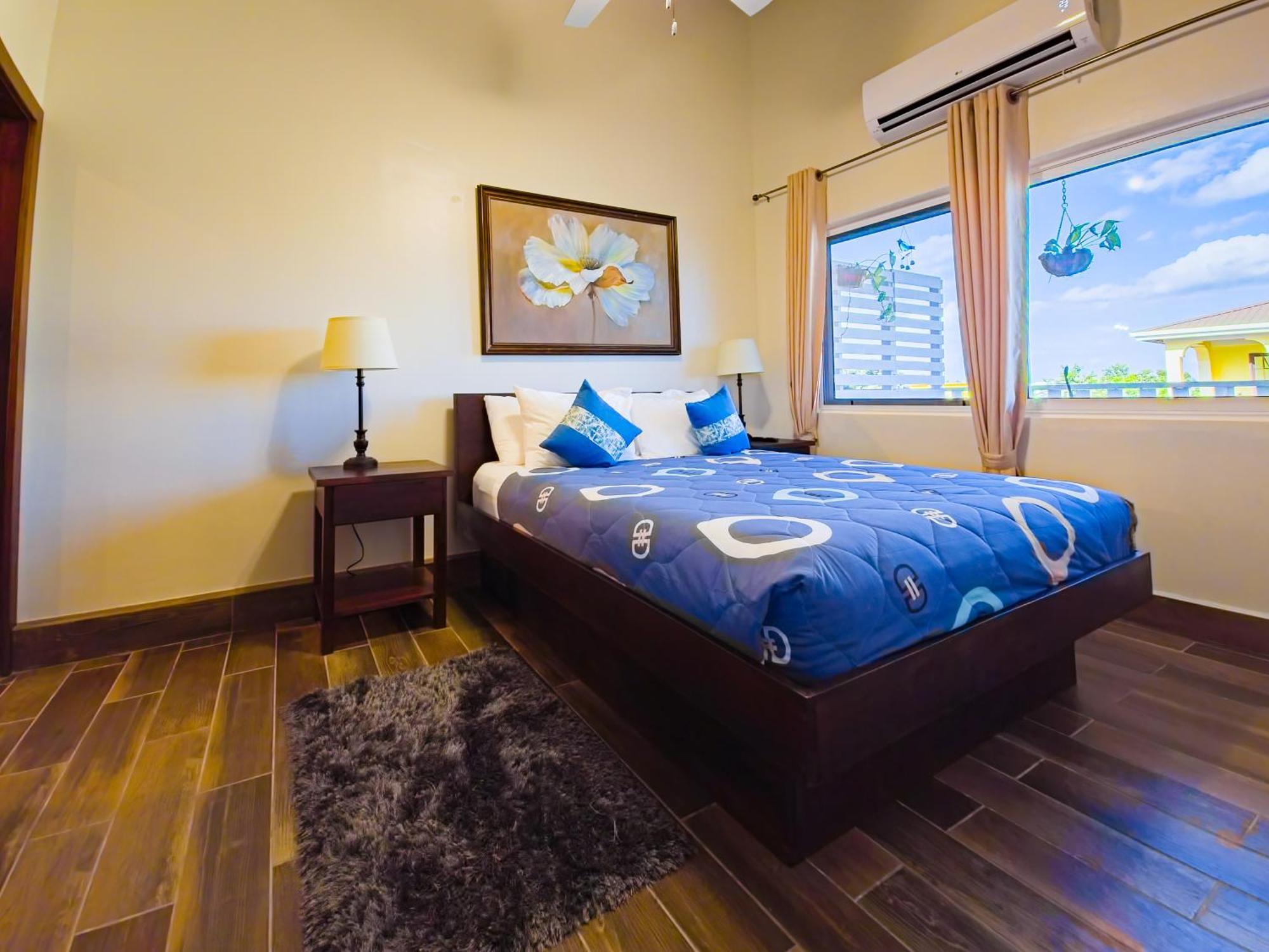 Louis' Apartments Placencia Экстерьер фото