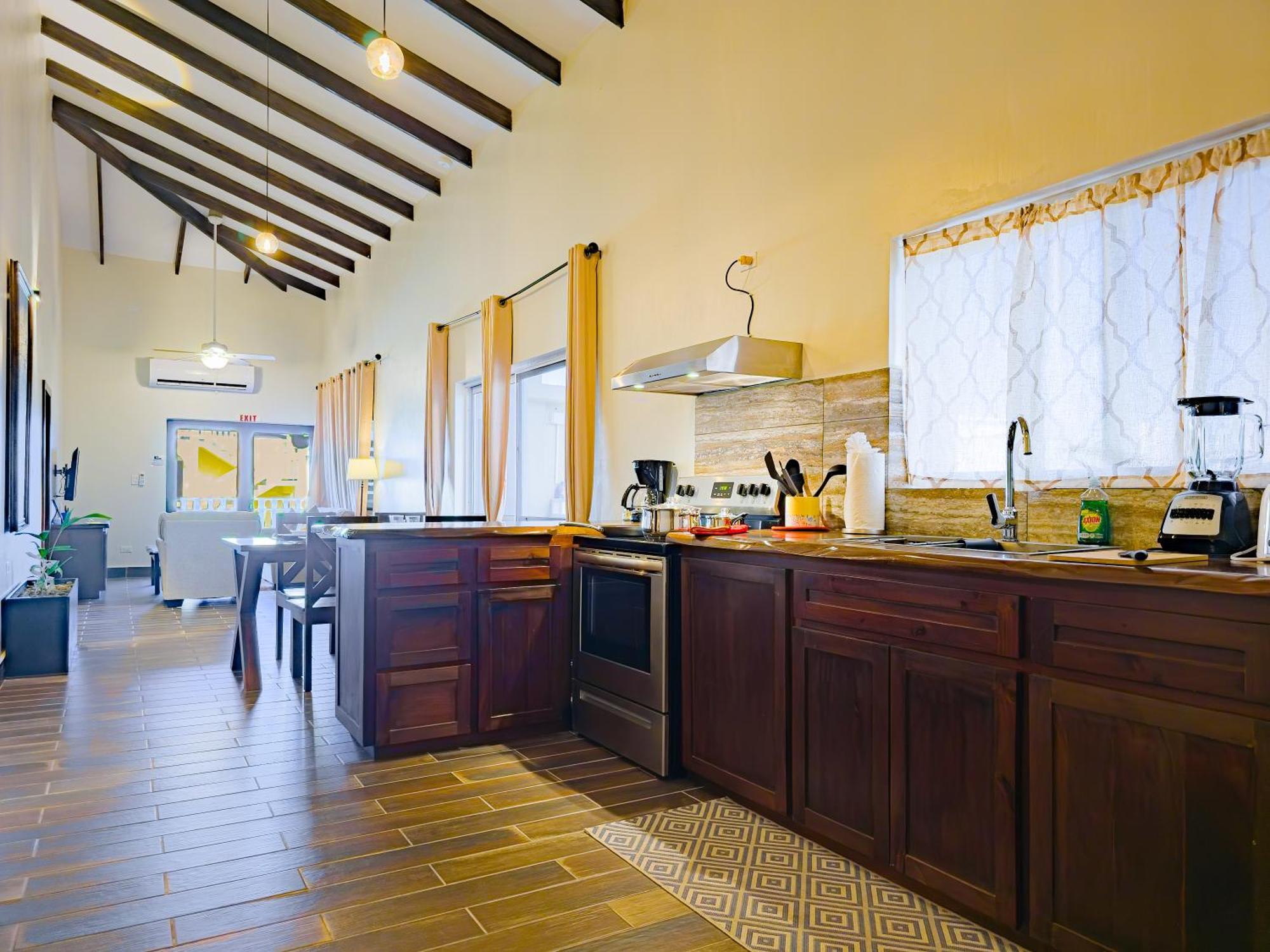 Louis' Apartments Placencia Экстерьер фото