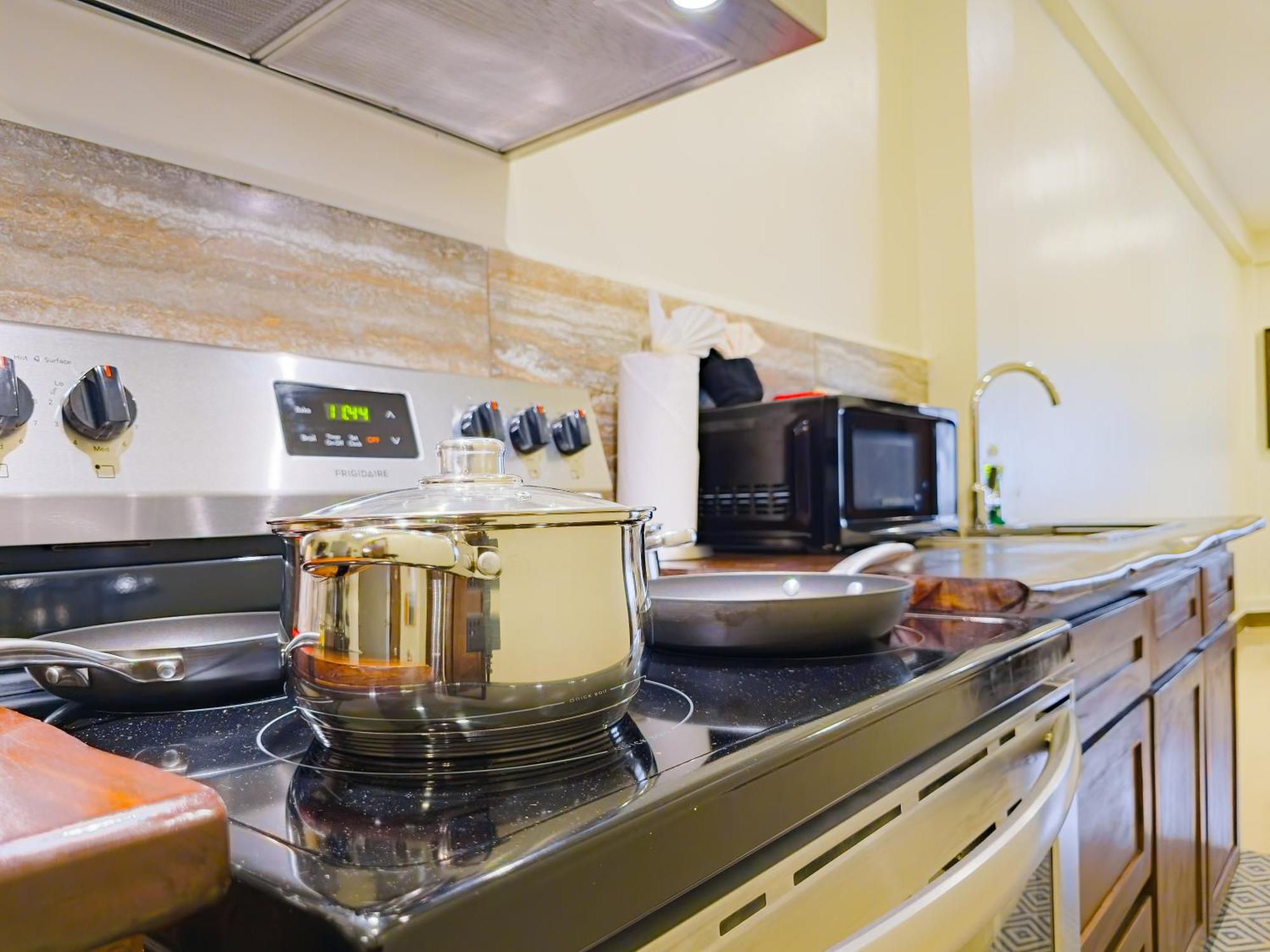 Louis' Apartments Placencia Экстерьер фото