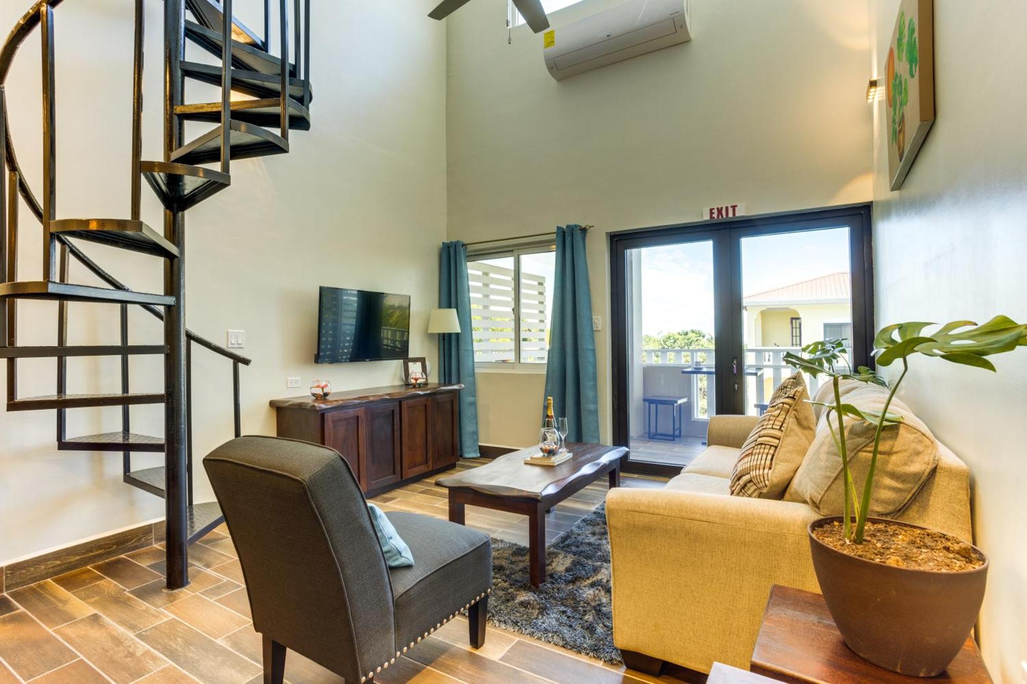 Louis' Apartments Placencia Экстерьер фото