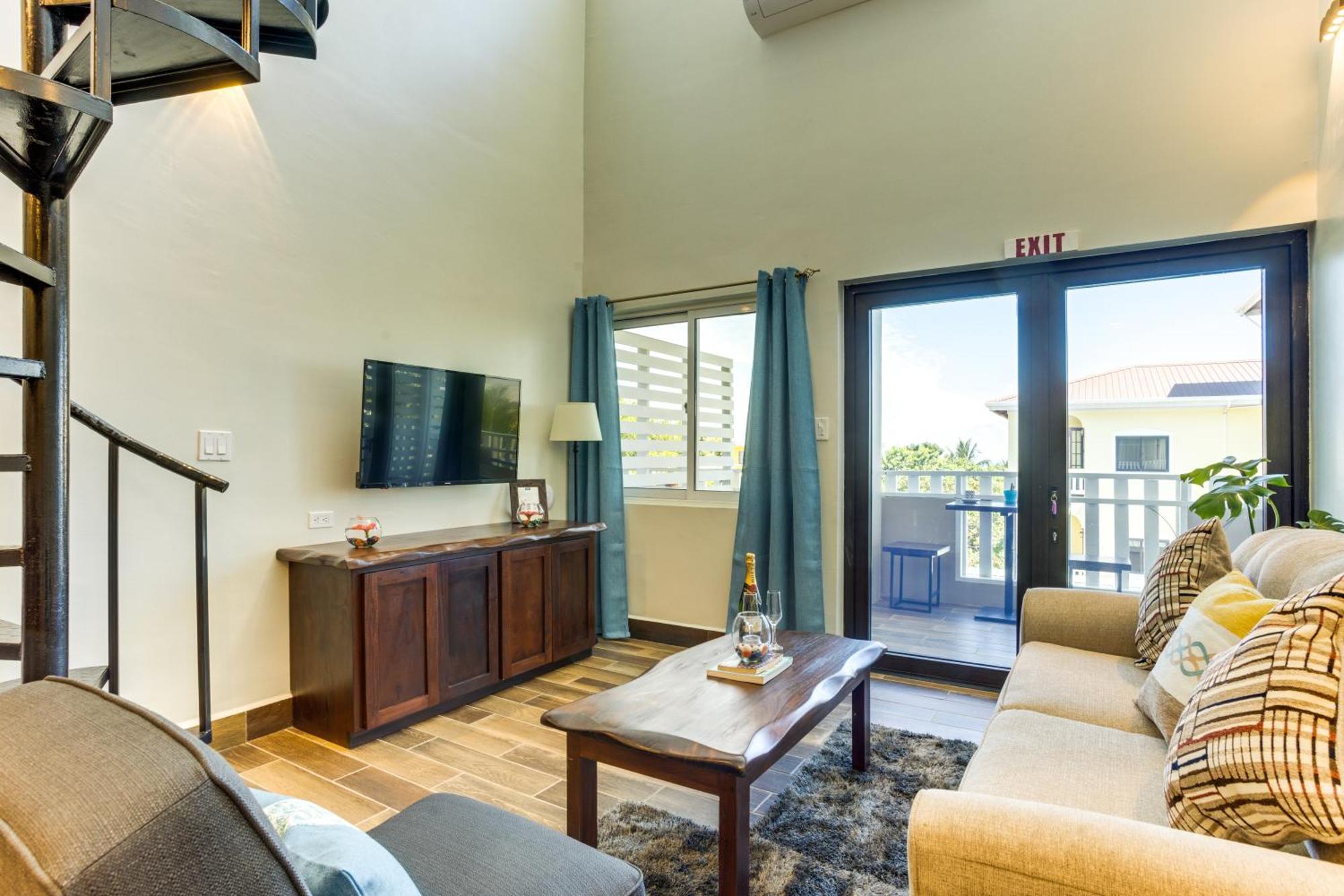 Louis' Apartments Placencia Экстерьер фото