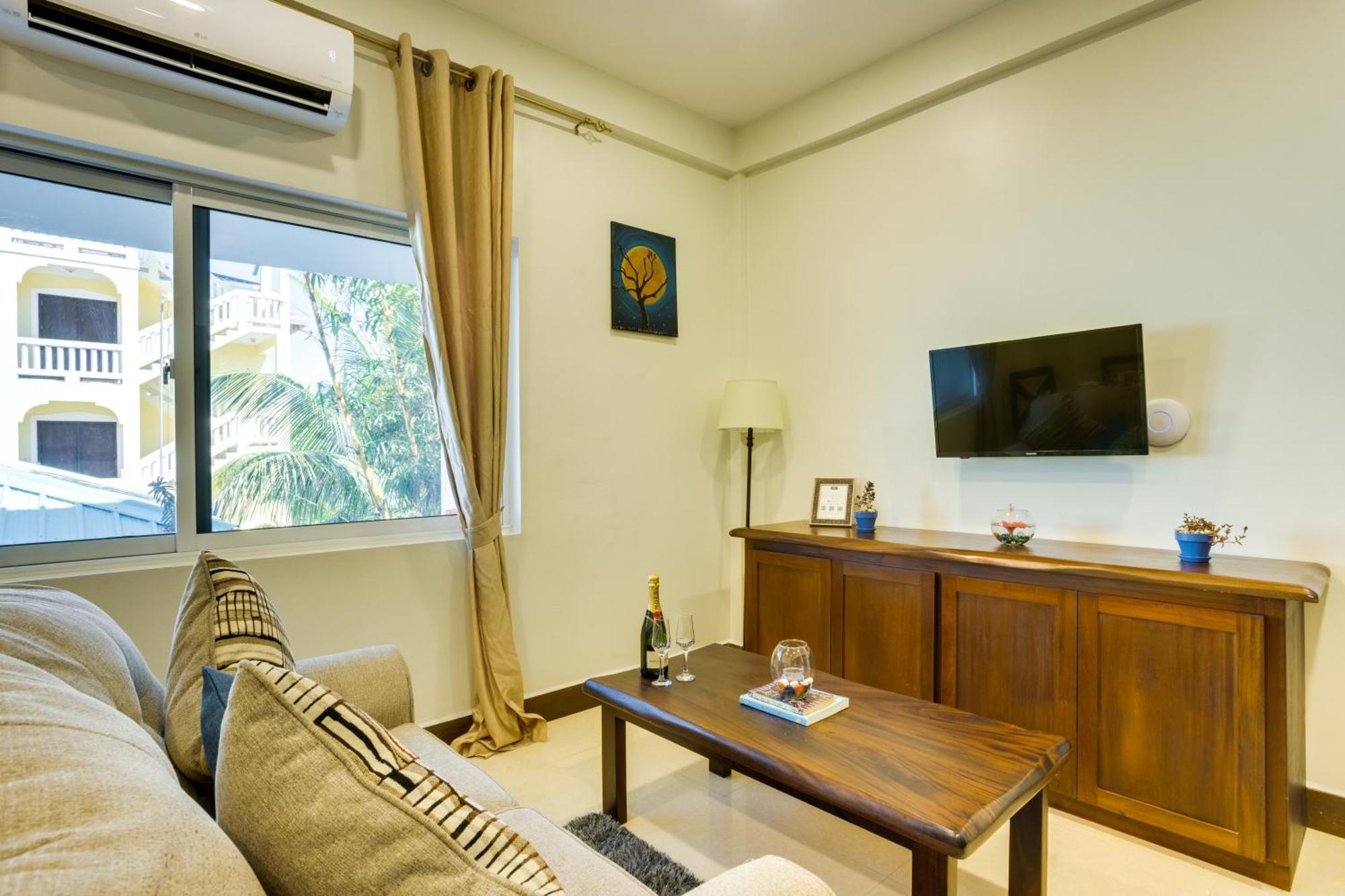 Louis' Apartments Placencia Экстерьер фото