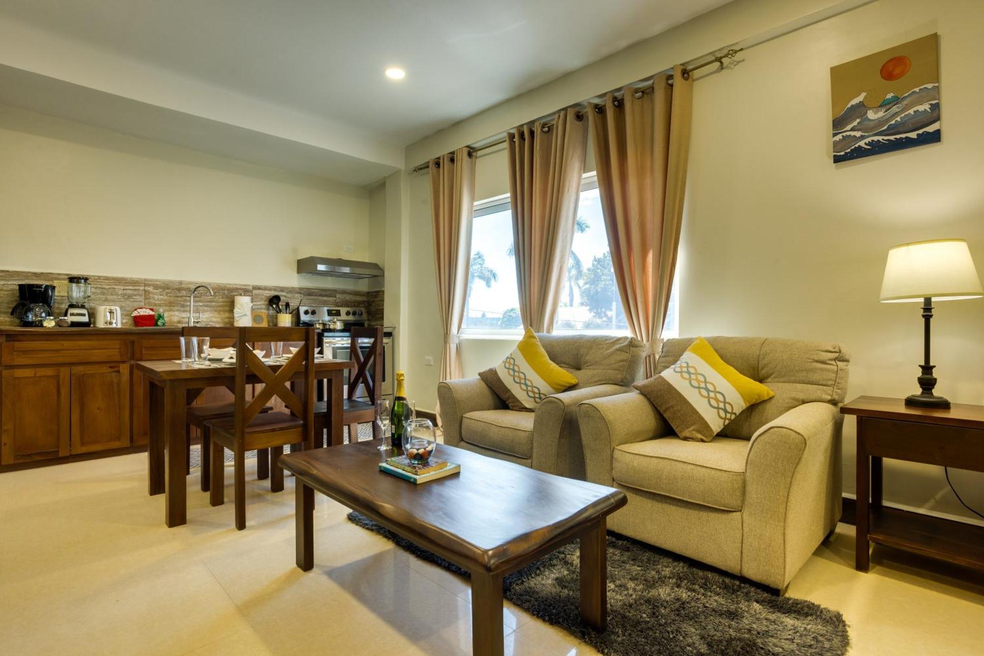 Louis' Apartments Placencia Экстерьер фото